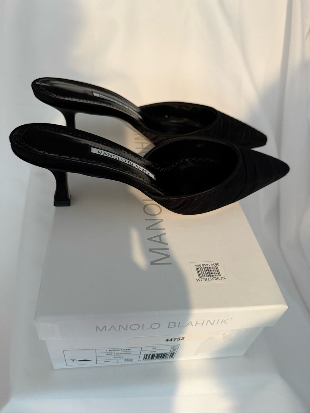 Manolo Blahnik Black Pointed Slip-On Mules - Picture 5 of 5